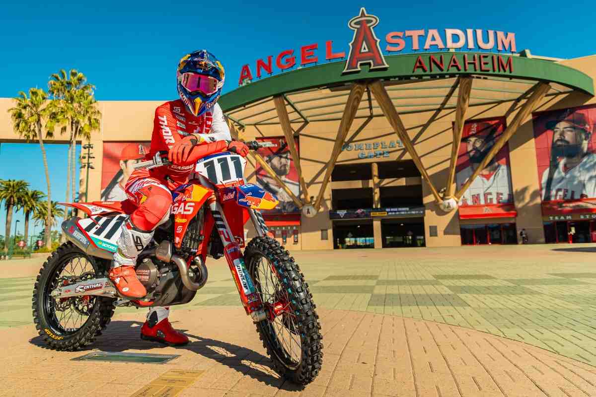 Решено: чемпион мира по мотокроссу MXGP Хорхе Прадо примет участие в AMA Supercross 2024